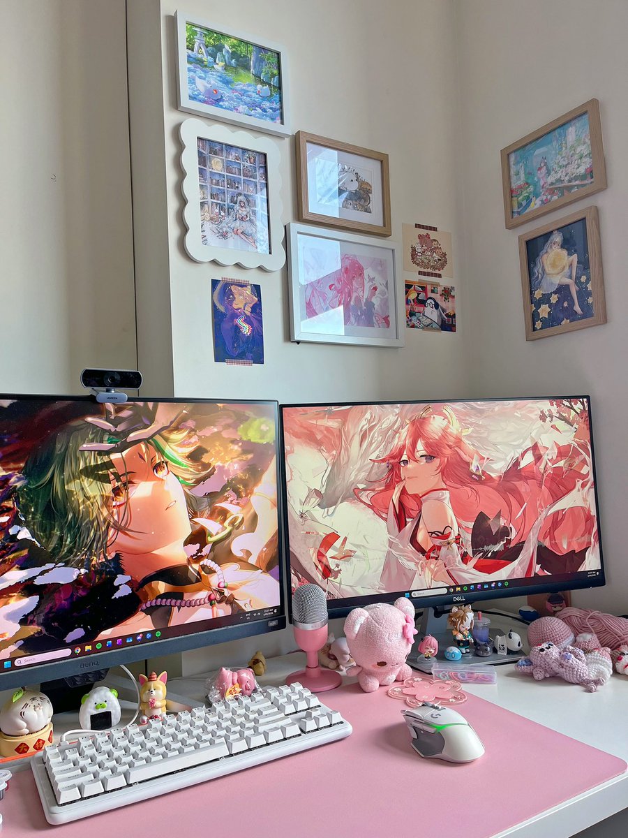 u_eighty's tweet photo. I love seeing people’s desk setups, so here’s mine and my wall art collection. Looks cute but the dust on the table is annoying to clean 🤧 https://t.co/kLW7Oq6pHV