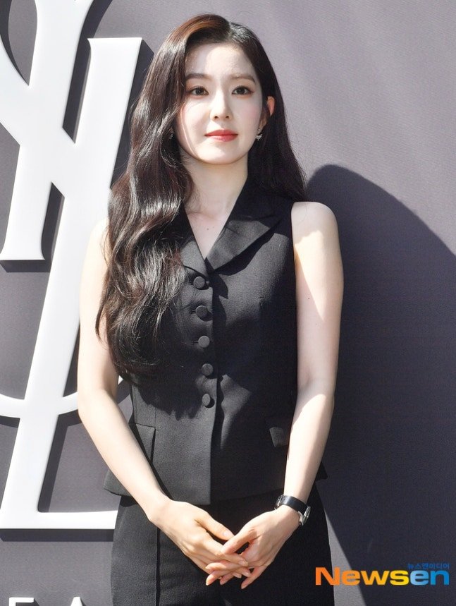 irene_global's tweet photo. Irene at the grand opening of YSL Beauty's boutique in Seoul 🫶

#IRENE #아이린 #RedVelvet @RVsmtown https://t.co/HGlOIcp4Kn