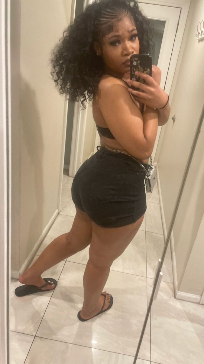 2menth's tweet photo. I think my booty got bigger idk tho https://t.co/h8OY0RpIYJ