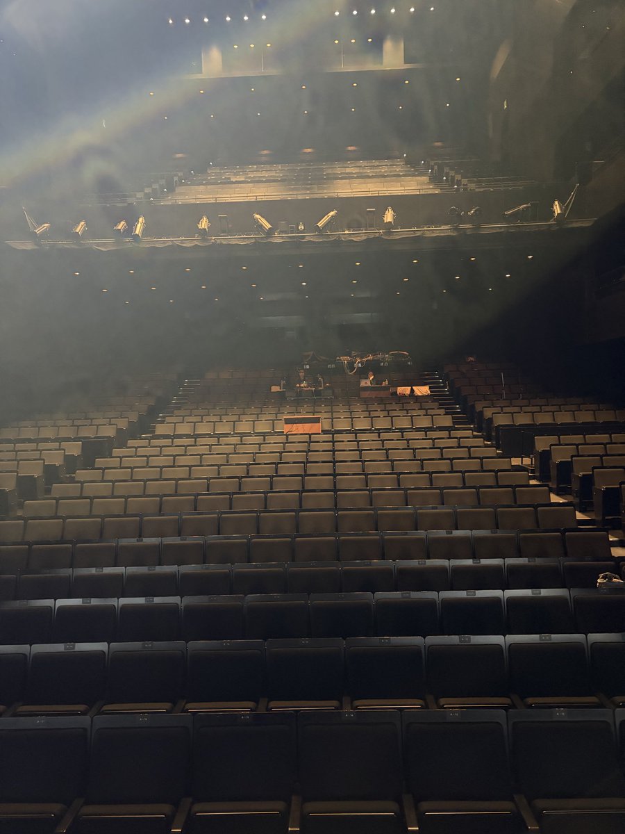 KOKAMIShoji's tweet photo. 「第三舞台2026」『パレイドリア』
大阪、サンケイホールブリーゼ、明日の初日に向けて、着々と準備が進んでいます。
チケット、あります！東京で、とうとうゲットできなかった人、関西方面の人、どうですか？本当にチケット、あります！ https://t.co/rPqSfl3vZV