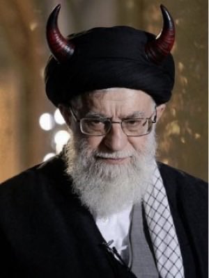 Dhirar21's tweet photo. اللهم العن الخميني وخامنئي وايتامهم ومن يواليهم ومن يتعاطف معهم https://t.co/0PGUzlotRU