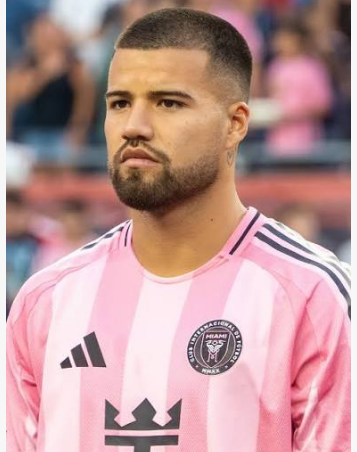 maosekai4123's tweet photo. @87ramiroNL vos pensa que este jugo con Messi y sin tener un partido bueno en ese año, el futbol es bastante generoso. La concha de tu madre Weigandt https://t.co/70ngwSuduj
