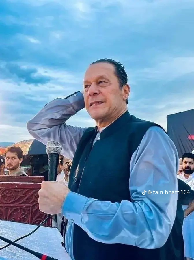 MunsifAli804's tweet photo. 100 سالہ زندگی سے بہادری ک ایک دن کی زندگی افضل ھے موت نے انا ھی ھے اسکا وقت آگے پیچھے نہیں ھوسکتا چاھے میدان عمل میں ھو یا نرم بستروں میں. 
@teamipians https://t.co/jIZrfTau1F
