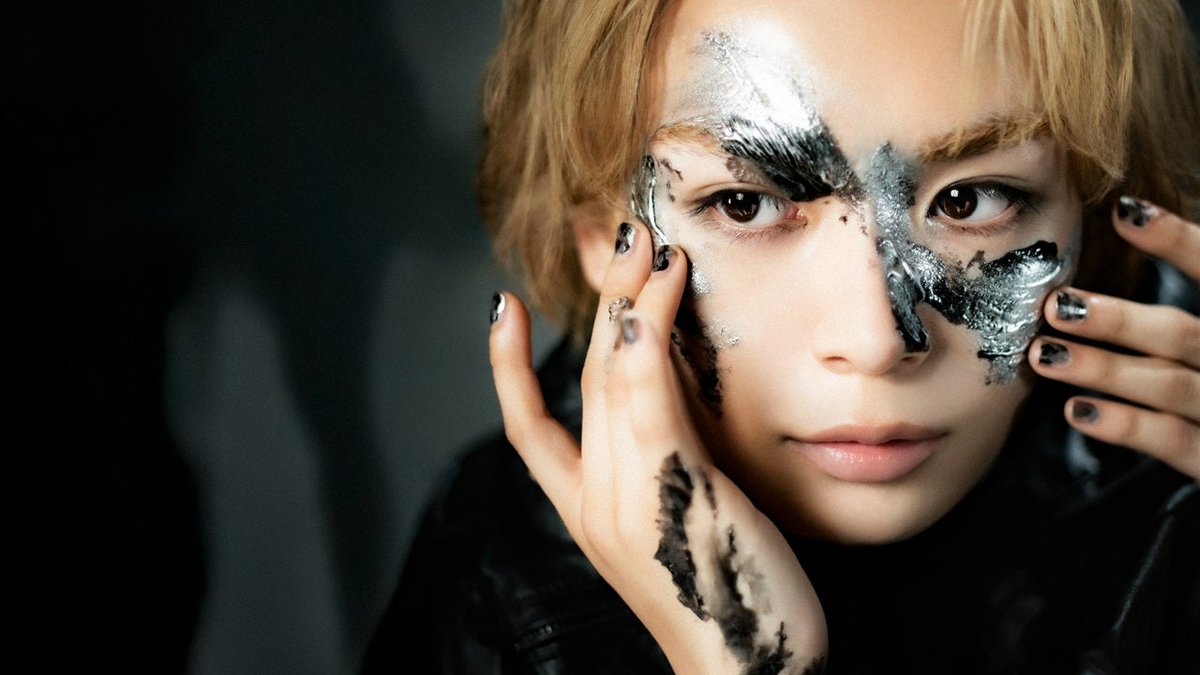modelpress's tweet photo. なにわ男子・大西流星主演「ブレス」
対照的2種メイクのビジュアル解禁💄

🖤大胆クール↔️幻想的🩷
https://t.co/AxQNUy9MEy

📝アイア演じるための熱心な役作り
・クランクイン前から所作や知識勉強
・プロメイクアップアーティストの現場見学
・オフの日にも資生堂運営のスクールへ https://t.co/kF1nxjGhyn