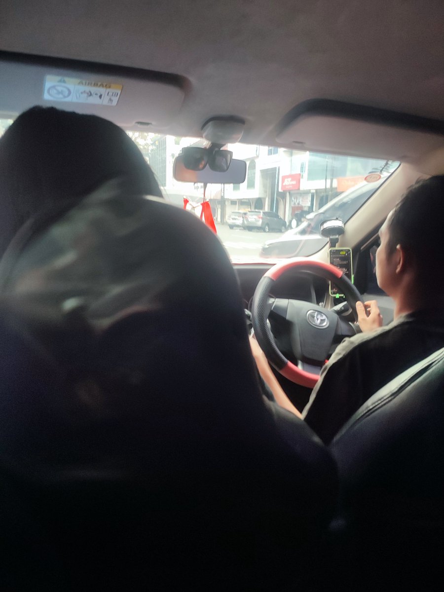 GoddesMecha's tweet photo. Gue salut bngt ama slave yg satu ini, selalu on time jam 7 pagi, walaupun dia jrang scene, tp sikap dia jd anj itu layak banget di apresiasi, hari ini gue kasih reward air suci + bekas kaos kaki gue, bahkan dia bohong ama saudara nya utk antar berobat, demi sujud kepada ku🥺 https://t.co/ouSSaE2zLb
