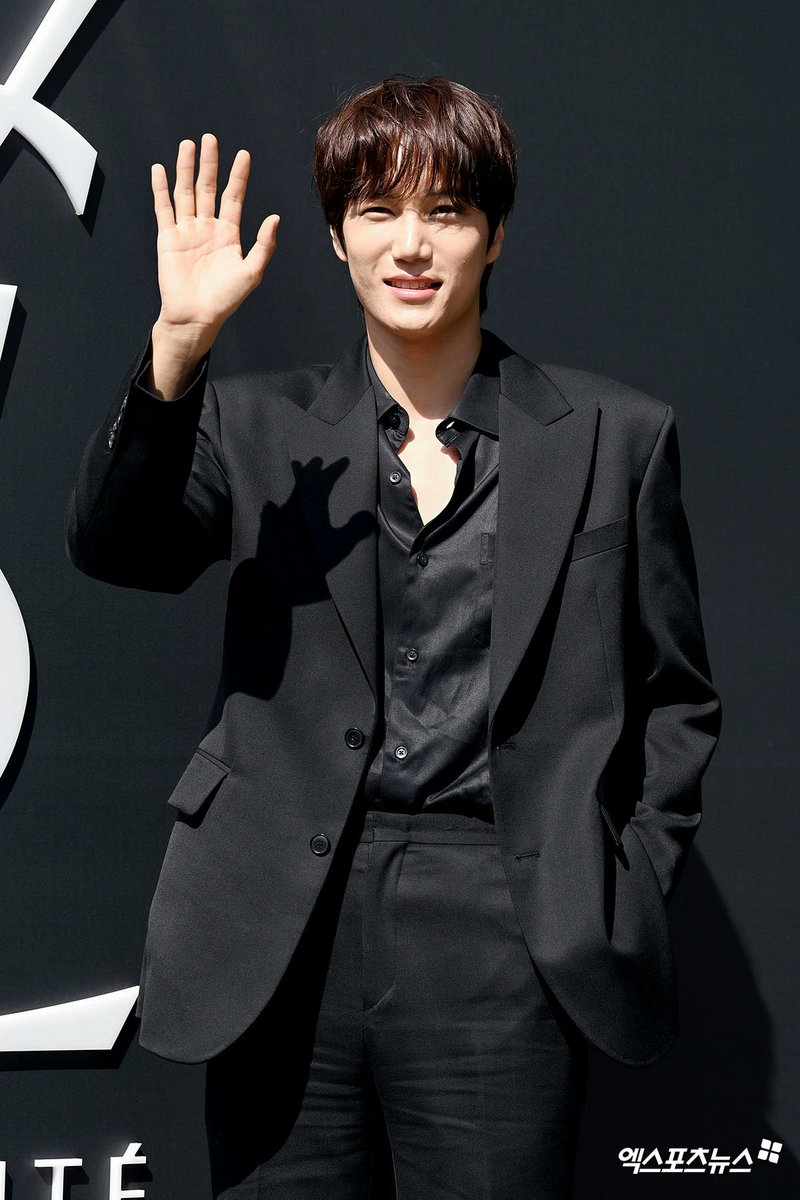 knockknock0408's tweet photo. KAI https://t.co/bNGfhbi1zH