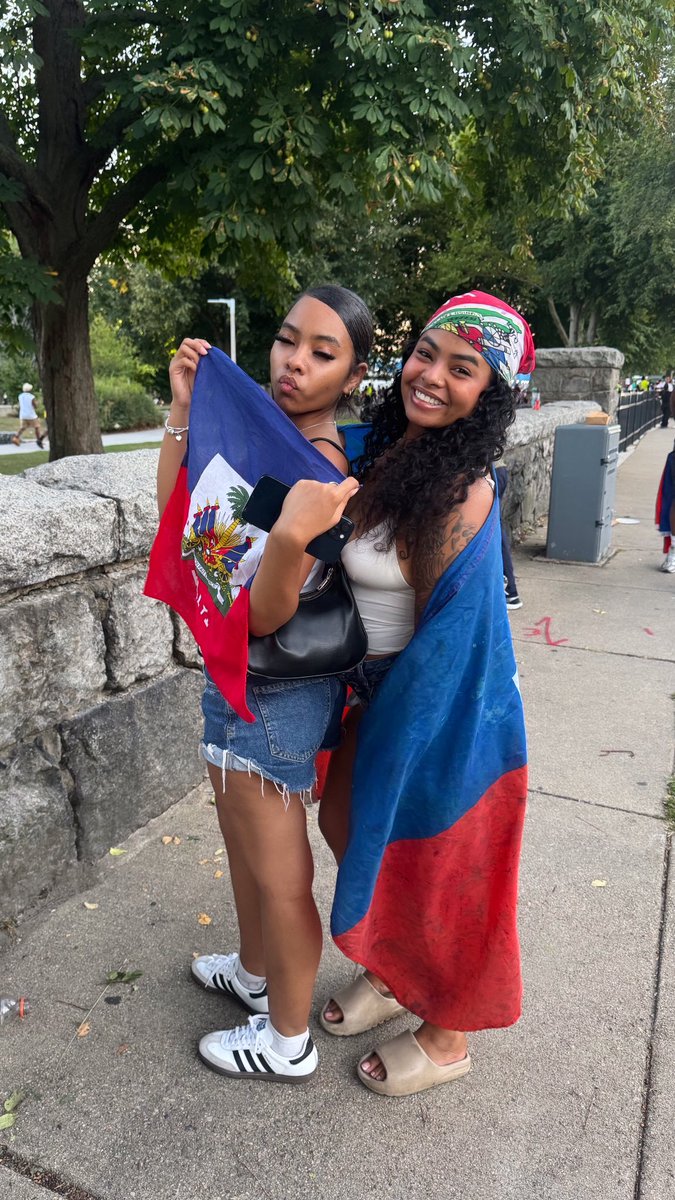 tamcambro's tweet photo. 2 bel fanm ayisyen🇭🇹🇭🇹🇭🇹🇭🇹🇭🇹🤍🤍🤍🤍🤍 https://t.co/BuAUpwEhsx