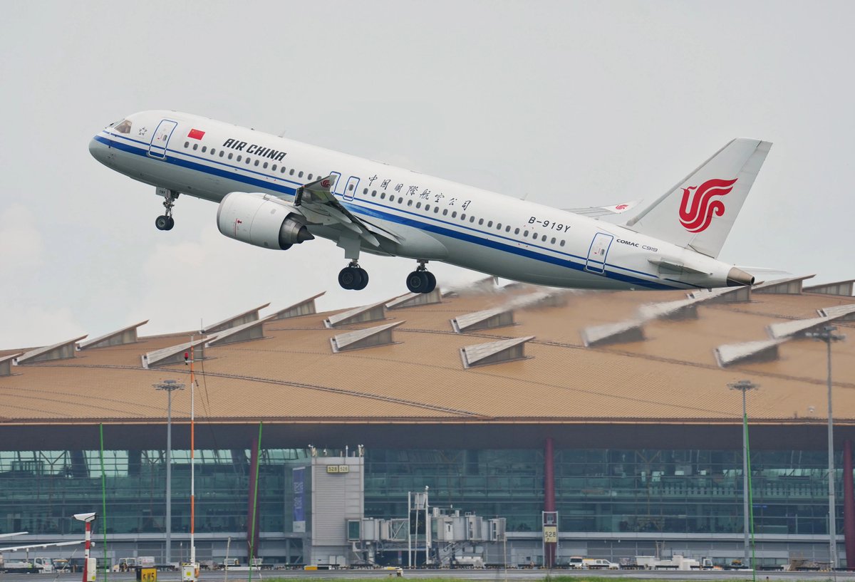 PDChinese's tweet photo. 【首都機場客流較2025年提前16天突破5000萬人次】據北京首都國際機場消息，截至9月2日，首都機場2026年旅客吞吐量已突破5000萬人次，較2025年提前16天。剛剛結束的民航暑運（7月1日至8月31日）期間，首都機場旅客吞吐量超1400萬人次，日均22.6萬人次，同比增長近13%。 https://t.co/scs8NJ6wA2