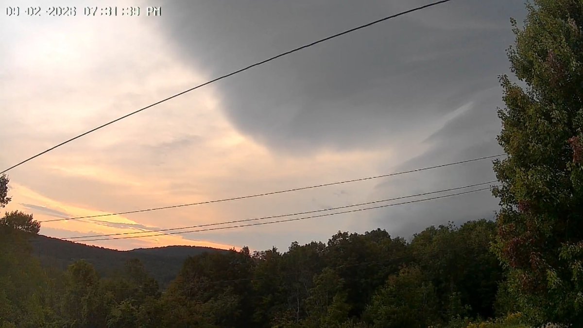 RandysCorner's tweet photo. #Tornado-Warned storm as the shelf cloud approached from the west, went right over our house, then moved on. Scary stuff tonight in NY! https://t.co/xNNkswZiBo