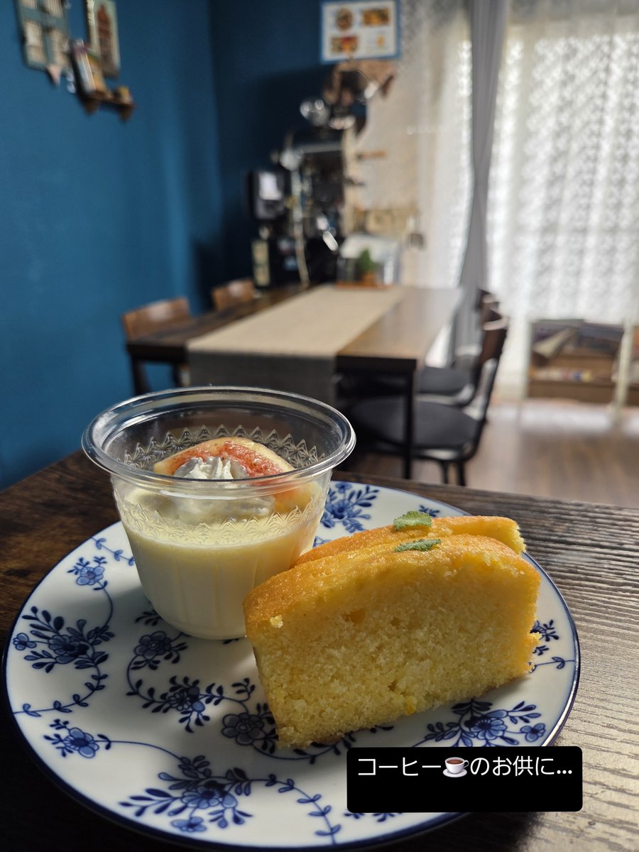 CafeUnwind's tweet photo. 営業します。

鮭となす🍆の甘酢炒めSet
副菜４品　みそ汁
おかわり自由　十五穀ごはん🍚

↓パンナコッタ
レモンパウンドケーキ🍋 https://t.co/18SoeICMw6