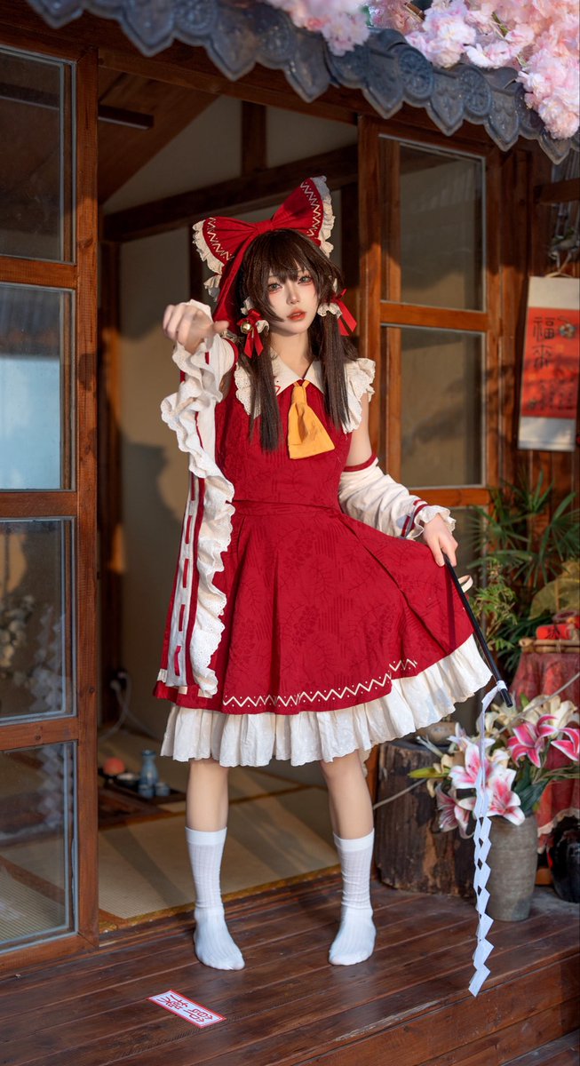 OreoEvanZoe's tweet photo. 博丽灵梦cos
 #博丽灵梦 #HakureiReimu #reimu #touhou #東方ㅤㅤㅤㅤ #touhouproject #東方Projectㅤㅤㅤㅤ #cos #cosplayㅤㅤㅤㅤㅤㅤㅤ https://t.co/V6SGXAxJp4