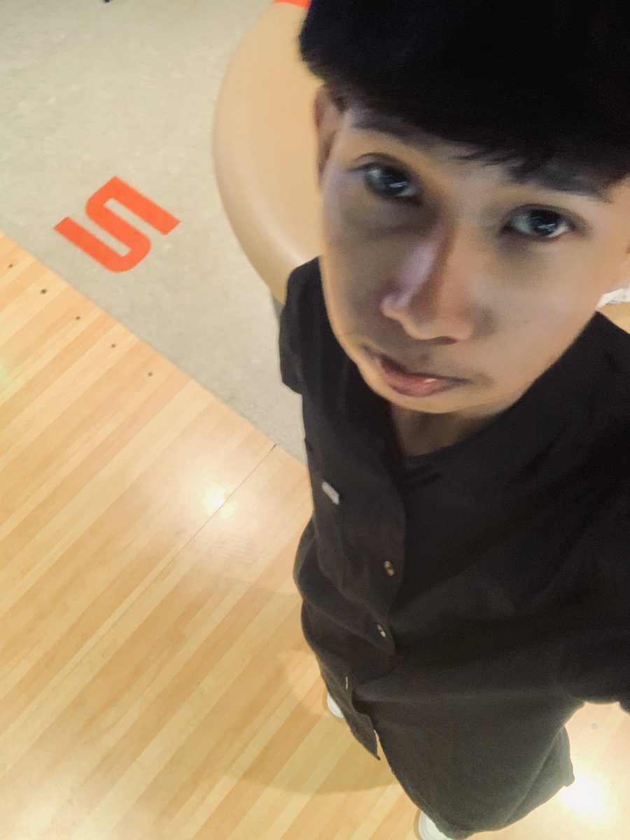 guffluxs's tweet photo. @naufalnys [QUEER FRIENDSHIP APPLICATION]  
name: biu
age: 20 
occupation: Anak kulihan semester 5
zodiac: aries maret
height: 165
hobby: hoby badminton, main game, sama nyari keributan
fun fact: fun fuctnya gua kalo kuliah bawa tas tapi dalemnya kosong😭 https://t.co/0ik7k1R0Yk
