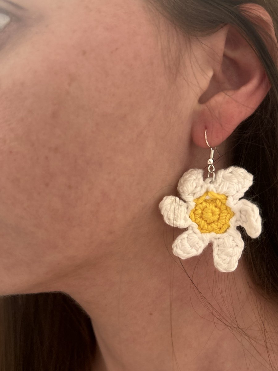 honeybeecro's tweet photo. @hiss_swift_hiss Very cute!!! I’m currently trying to figure out some flower earrings. I haven’t mastered it yet, but I’m determined to lol https://t.co/VAk0QcihXf