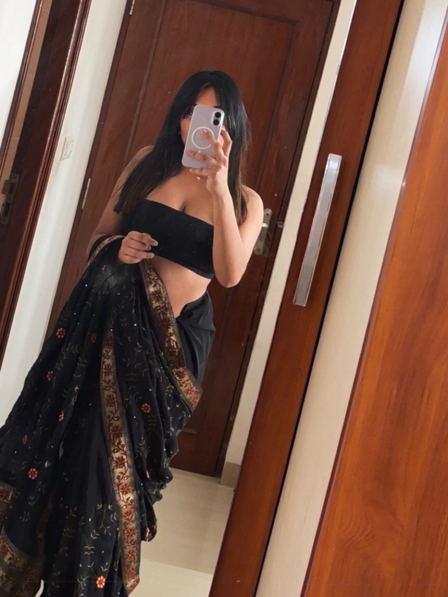 100Raiana's tweet photo. The kind of pretty that makes you forget your own name for a second. Magnetic beauty, soft expression, warm skin, and quiet confidence in every frame. https://t.co/9d9g87eG3V