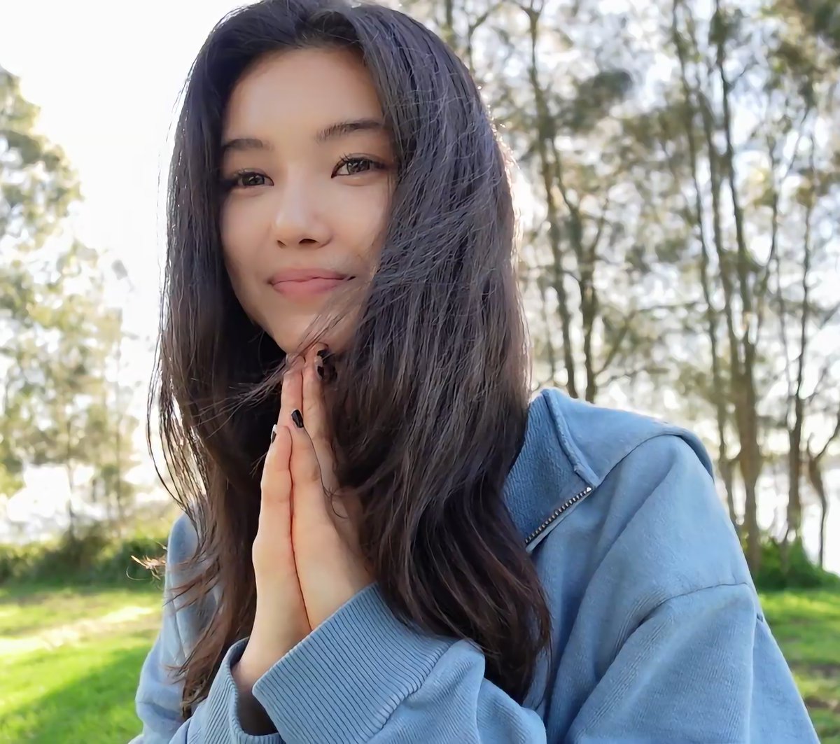 PopEmpirex's tweet photo. Danielle shares a New Update Video on her life:

"I'm really looking forward to my adventure, I don't know what awaits me i don't know where i'll be going, all i know is that i'm going on my first solo trip" https://t.co/UrwKz1ALeO