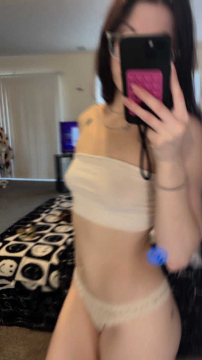 rllythtgrl's tweet photo. Do you wanna see me play🫣😋
 #buyingnsfw #buyingcontent𝗠𝗘𝗦𝗦𝗔𝗚𝗘 https://t.co/ZyN7CUuGuY