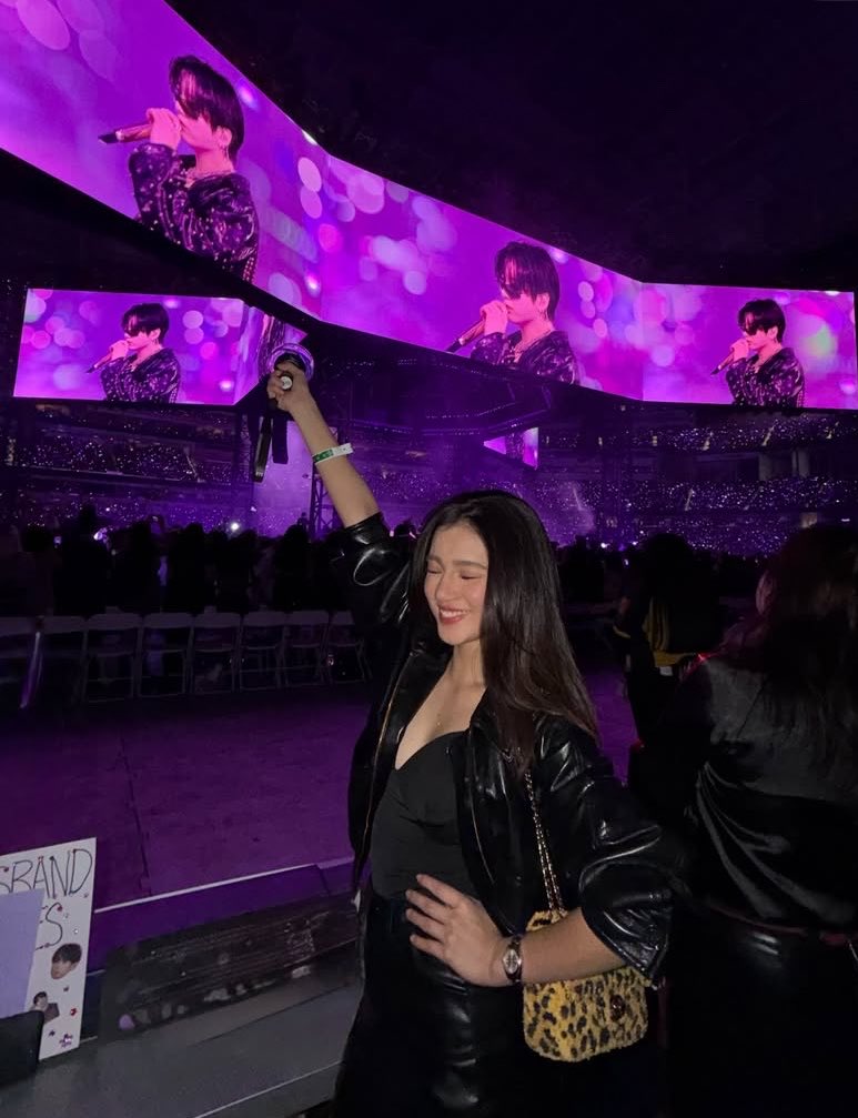doughnbil's tweet photo. belle mariano being a fangirl is the cutest thing https://t.co/F5ZrTWtRV7