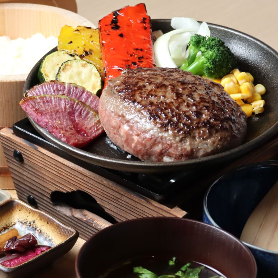 fukuyoshi_ak's tweet photo. 浅草蔵前で、外は香ばしく中はとろける極上ハンバーグを‼ 駅から歩いてすぐの隠れた名店です。Enjoy a crispy outside and tender inside hamburger steak j...

続きはこちら
https://t.co/0vSEwfcYec https://t.co/IPkT0ezeOk