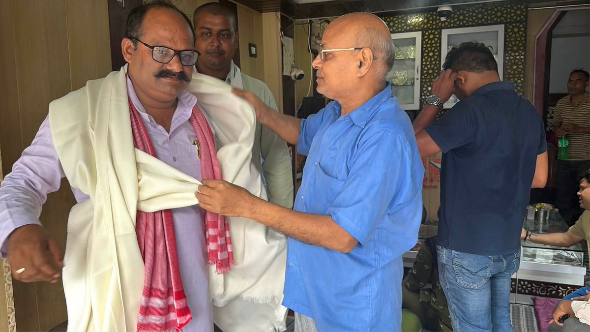SPashishpatel's tweet photo. मेहनौन विधानसभा, गोंडा अपनों के बीच पहुंचकर 2027 में समाजवादी सरकार लाने के लिए जन समर्थन लिया।
@yadavakhilesh @OnkarPatel17 https://t.co/CbwISCERxN