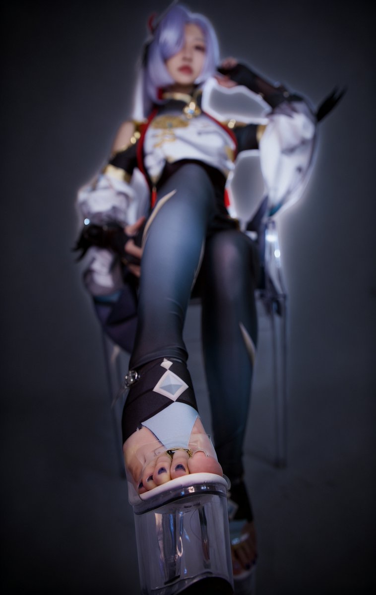 WarmJMiss's tweet photo. between the frost and the divine ❄️

#GenshinImpact #Shenhe #申鹤 #cosplay https://t.co/6i2r61eNT2