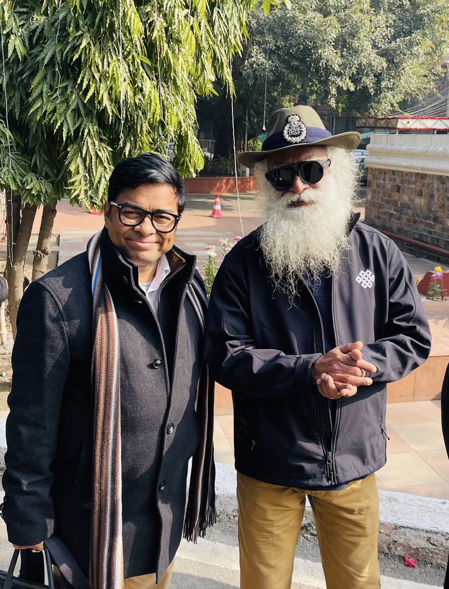 ruchitgarg's tweet photo. Wishing you a very happy birthday @SadhguruJV 🎉🎊 https://t.co/WeoLgbltxl