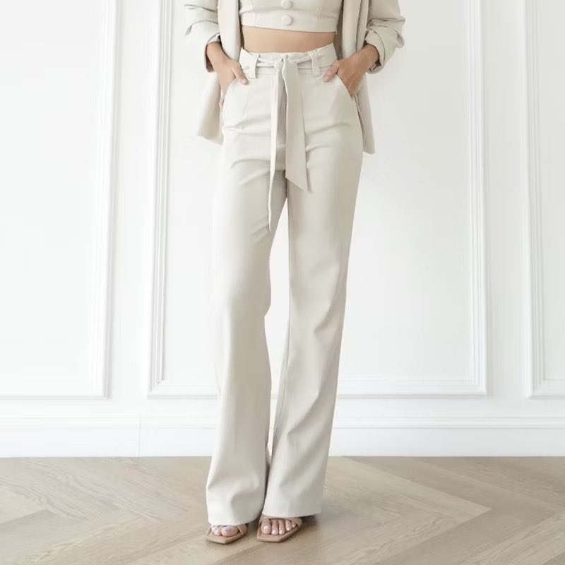 bubbllezee's tweet photo. pretty pants brand local next nevel~ https://t.co/qNijkT83OS