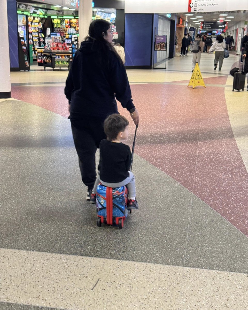 alee_reynaa's tweet photo. Here we come, Mimi! https://t.co/Y2Xq7lx6Qi