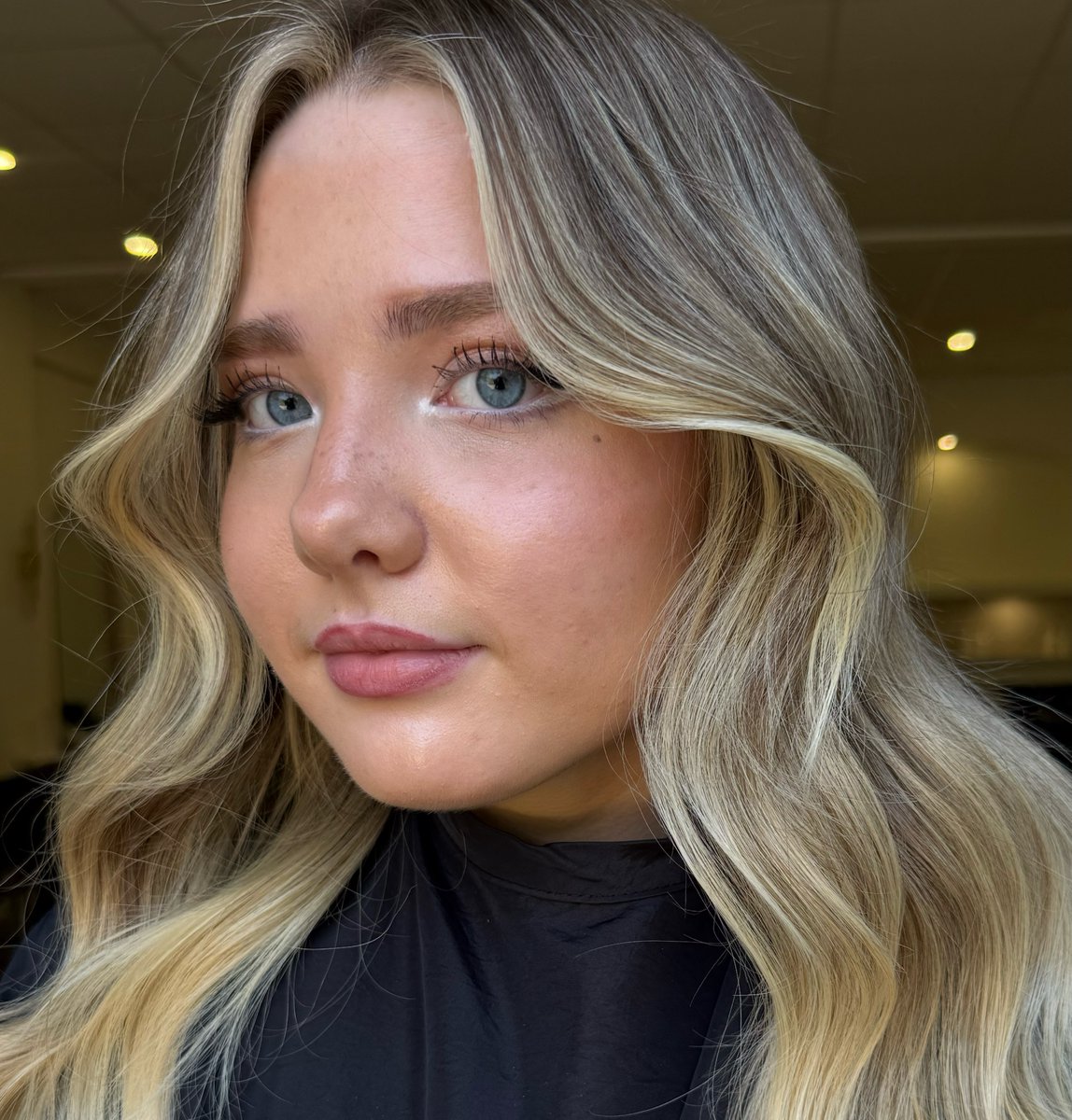 IMPERADORJ's tweet photo. @abbielouise and @naomiwarren. UnitFourHair collab of the year. Swipe to see the full transformation. All-natural before we started, with back foils and a custom gloss. Obsessed. We should collab more often. https://t.co/d6Z9DScIBy