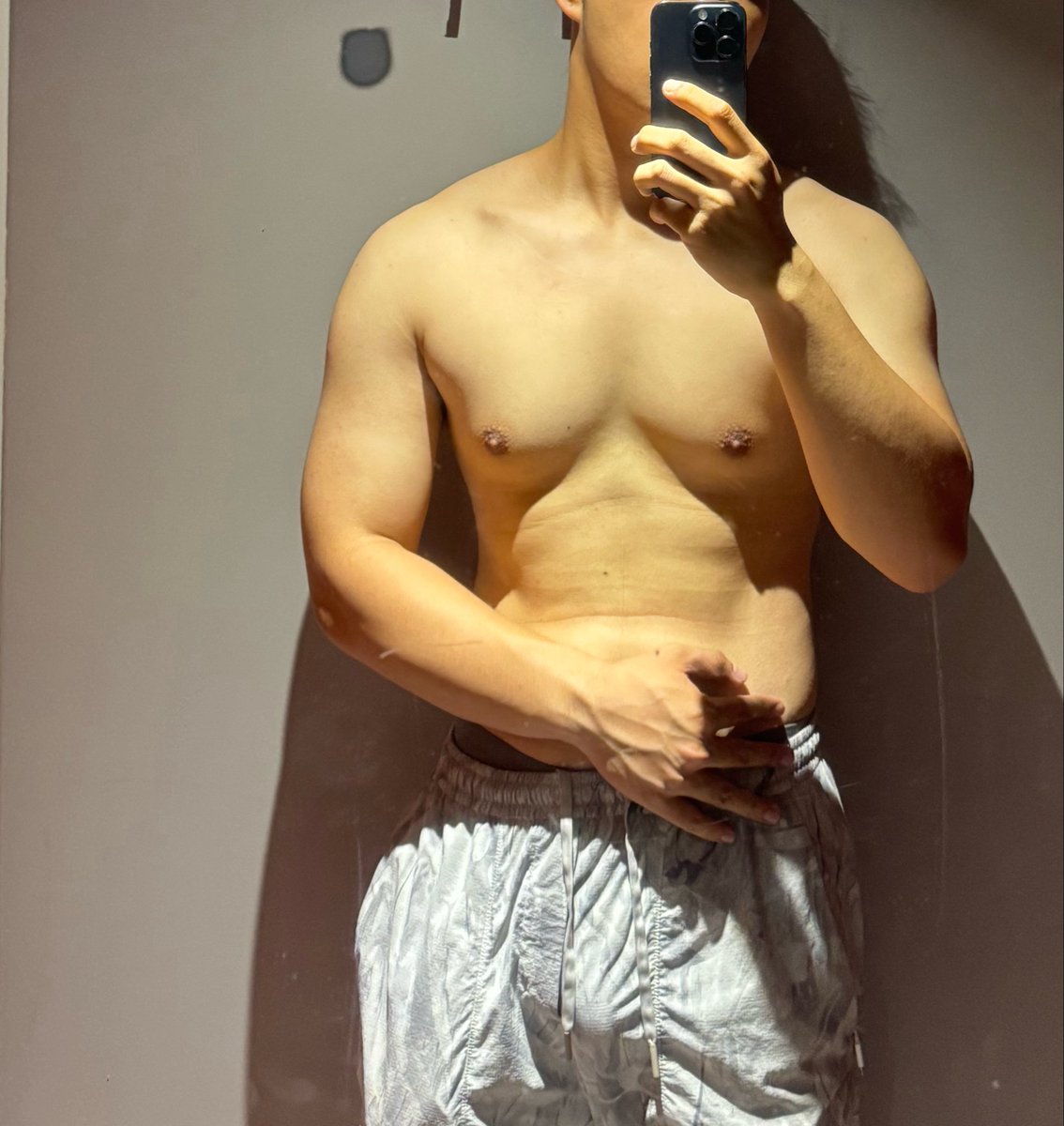SeanLyu491029's tweet photo. 语音条聊骚互看有无 https://t.co/XHz3obRe4f
