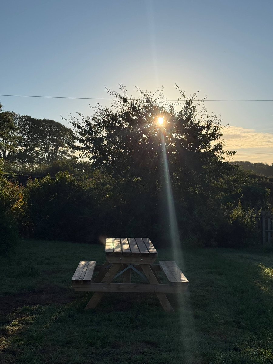 leilanidowding_'s tweet photo. Had one of my guests send me pics from my cottage as the sun rose this  morning… and how much he appreciated the nature and beauty.   
I loved that he loved the same thing I loved when I 1st saw  it. https://t.co/MIw19ECgWs