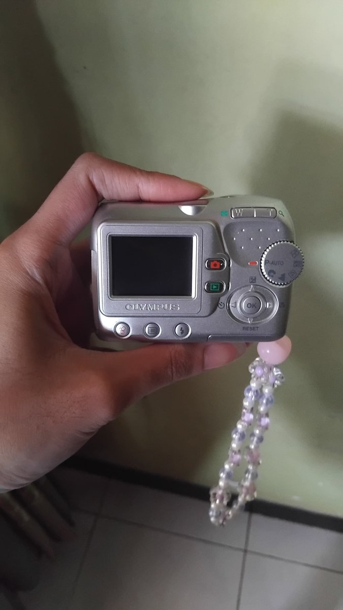 deniafiantoo's tweet photo. @e4555127 nih kak kalo cari yang vintage olympus tone warnanya asik mendekati analog
550 ajaa
include memory xdnya https://t.co/Ttpcbll2TQ