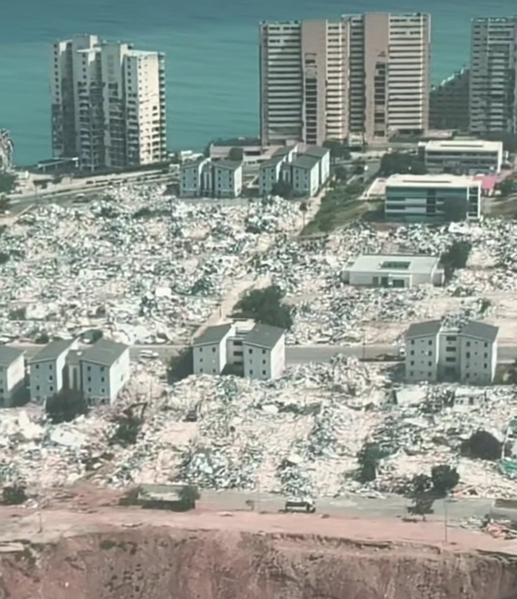 fertineo's tweet photo. Urbanismo Hugo Chávez, todo se cayó y no hay responsables sentados frente a un juez https://t.co/7RnI6ZQgy6