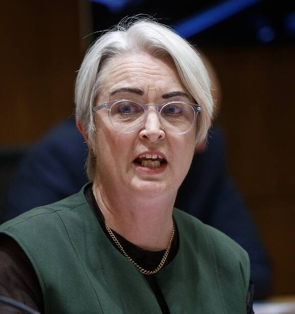 nzpoliticsgroup's tweet photo. Alert: SACK HER !! - Deborah Russell (LABOUR)🚨🚨🚨

A useless, self-entitled radical left wing piglet who has dragged Labour through the mud with her open contempt for the public and every scrap of parliamentary dignity. 

Hey I couldn’t care less. Hipkins will. 
This thing has already got traction in the media, and he knows it.

How dare taxpayers get slugged $186,000 a year so she can sit there knitting and chewing gum like Parliament is her bloody living room.