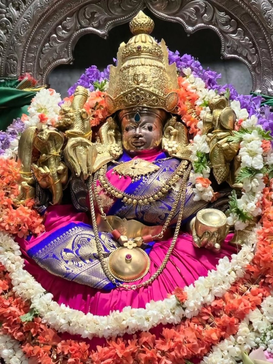 itsmanju_Dimple's tweet photo. ಶ್ರೀ ಚಾಮುಂಡೇಶ್ವರಿ ಅಮ್ಮನವರು✨🙏 https://t.co/oZWkETMoXK