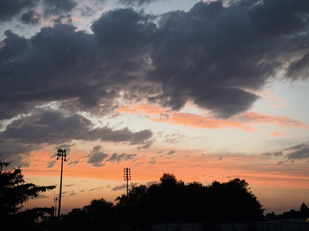 aidenanderson's tweet photo. Summer grows old. https://t.co/VPdDdExoVD