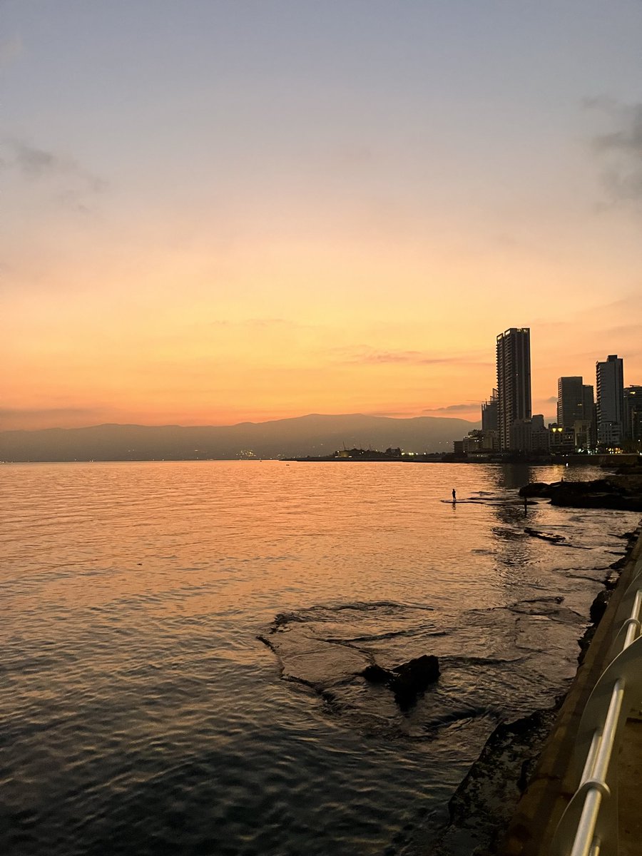 Ratouta2020EC's tweet photo. القلوب لا تسلم مفاتيحها لمن يحسن القول، بل لمن يحسن الرعاية ويصون الود في كل ظروفه…#وهيك https://t.co/M9735UGsrt