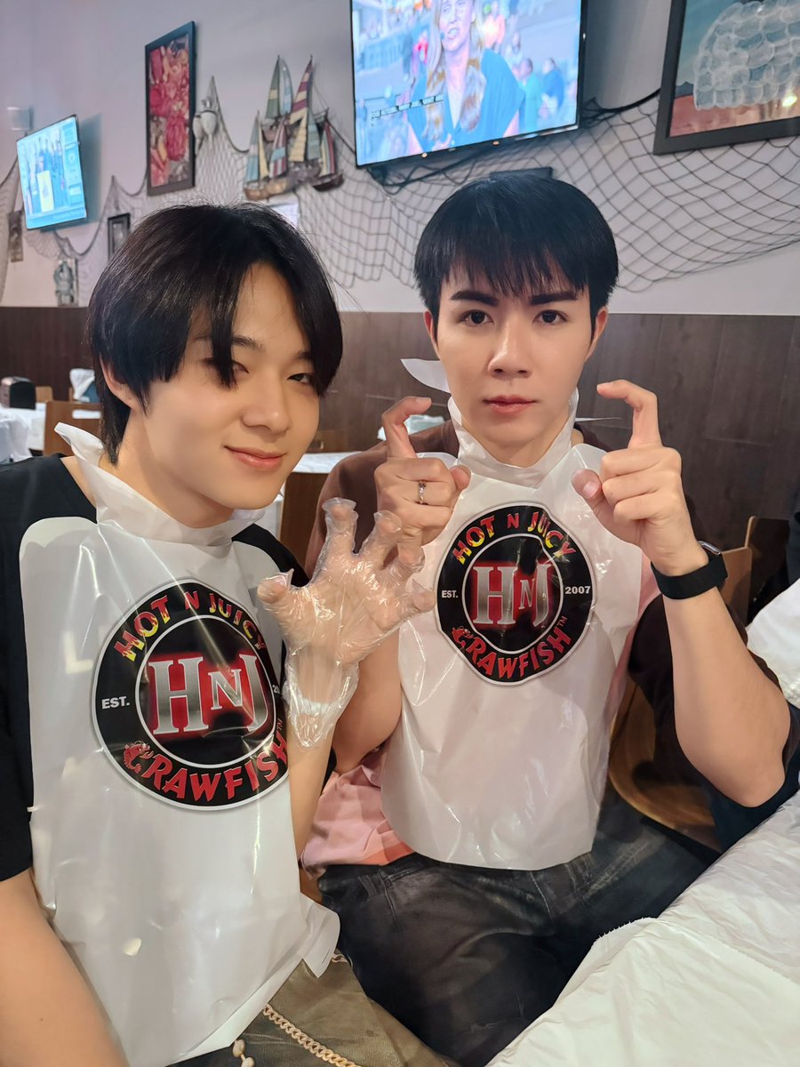 iLeang21's tweet photo. มื้อแรกยั่วๆส่งตรงจาก las vegas งั่มๆกันจ้า
#ZeeNuNew https://t.co/qdvNWuLJFM