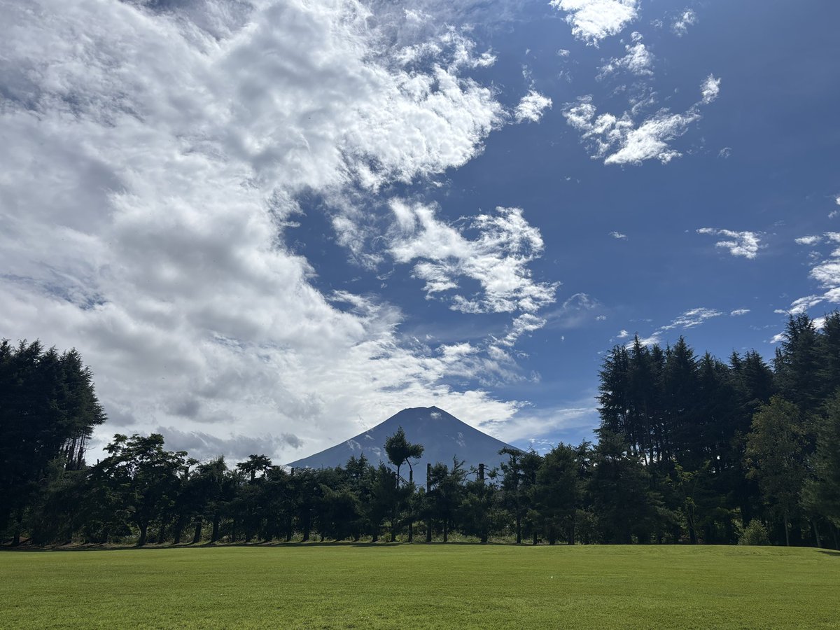 mimilingual's tweet photo. 4泊5日、富士山麓でのTOEIC強化合宿から���還しました。
濃厚で充実していて、とっても楽しい日々でした✨️毎日超寝不足でしたが！笑

いろんなバタバタで8月後半は一瞬で過ぎ、気づけば年（歳）越しを迎えていました。今年もよろしくお願いいたします♡ https://t.co/uPEFDv6rdA