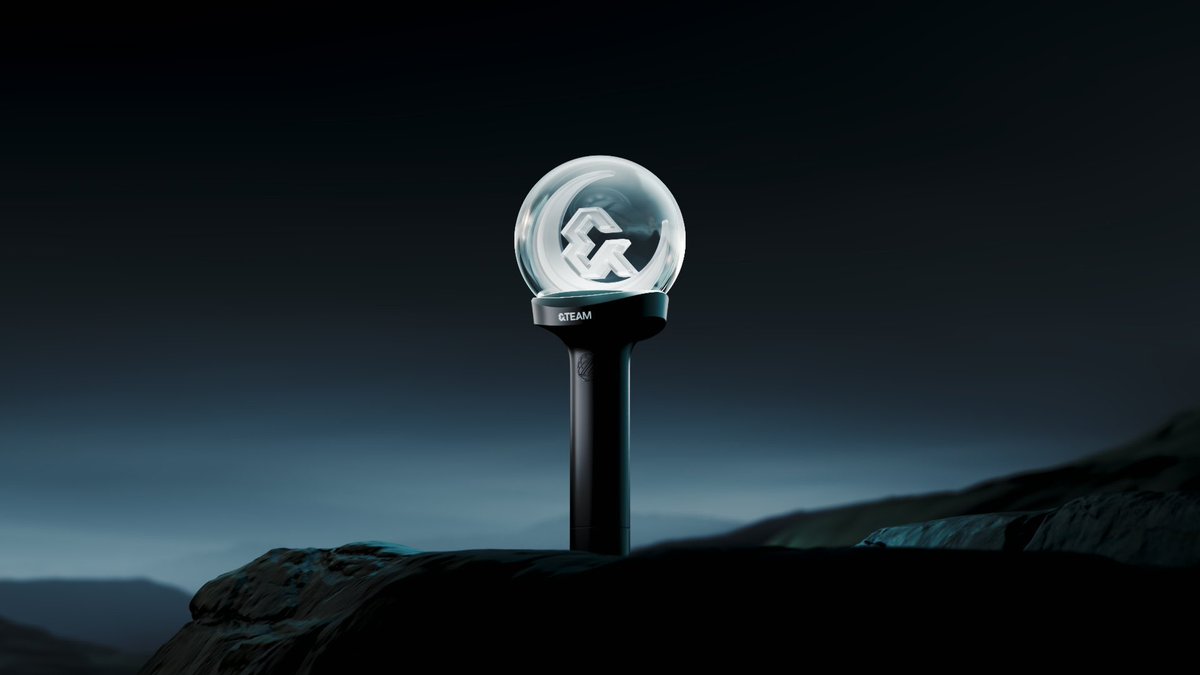 euijjooo's tweet photo. OH MY GOD THEY PUT LUNÉ IN THE NEW LIGHTSTICK THE MOON REPRESENTS US THEY ACTUALLY PUT US IN IT https://t.co/An72nv64jT