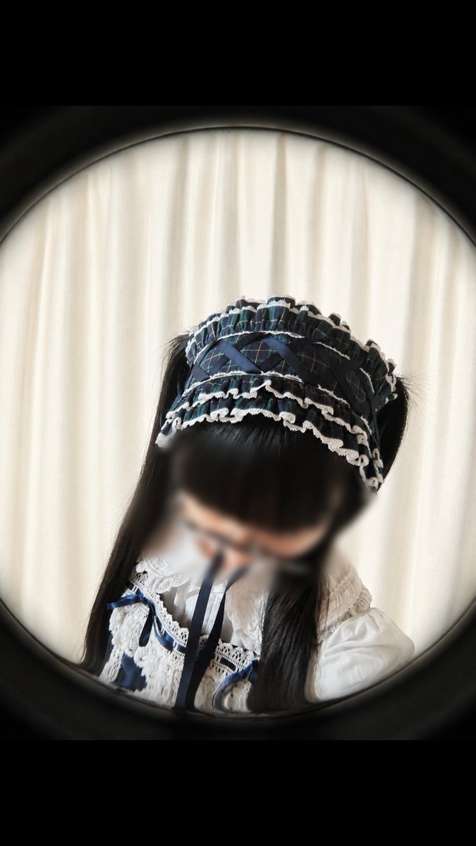 nvcIeotide's tweet photo. たまにすっぴんでロリィタ着て鏡の前でくるくるする時間ある。
セットのリボンカチューシャ買えなかったけど、メタモのヘドレがぴったりでうれしい(ᵔ ̫ᵔ) https://t.co/aOKWaf5S9Y