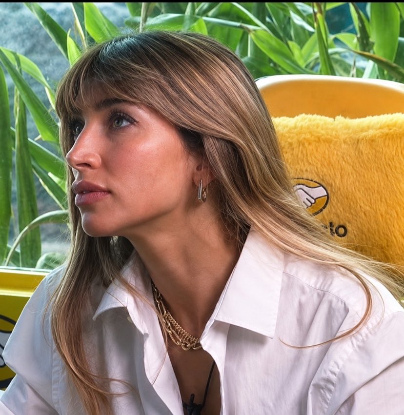 SofiChinaaa's tweet photo. el versus final #GranHermano https://t.co/7EhFalr4US