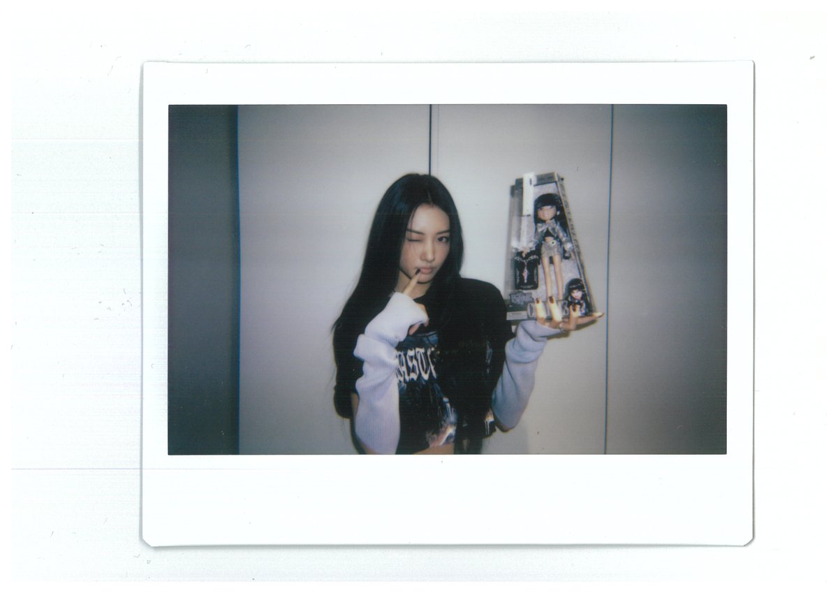 OFFICIAL_MEOVV's tweet photo. us with our twins @bratz 👄🪩

#MEOVV #미야오
#THEBLACKLABEL https://t.co/ph1Uq2dP5e