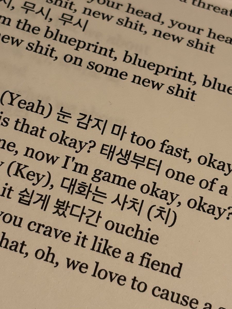 taka006's tweet photo. 最近はイヤホンを忘れるぐらいブルーなことは、メガネ👓を忘れることだ💦
歌詞や出席簿が見えない😩 https://t.co/BuEANWeZ8j
