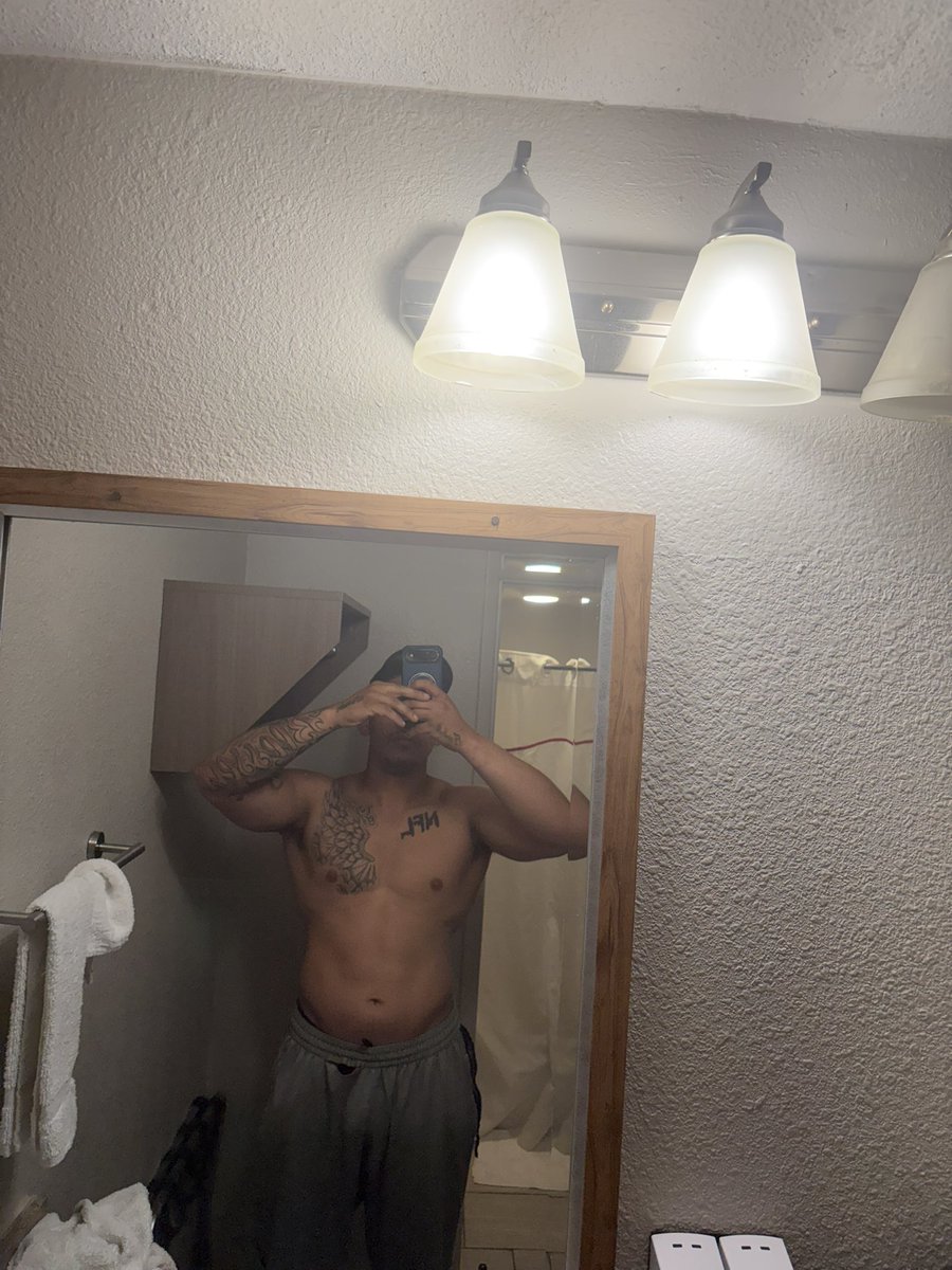 BIGBANKLEE28's tweet photo. Body https://t.co/B1b2SX4bMT
