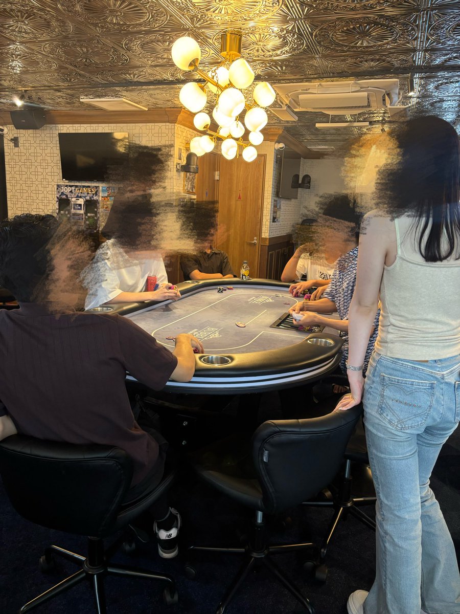 quads_chuo's tweet photo. ♠️【#1 NLH QUADS Main】♠️
🔥盛り上がってます！！🔥

タイマースタートから1時間半！⏰✨
3卓18名様で進行中です🔥

そして14:30からは
🌟【#2 NLH Dual Stack】開催🌟

まだまだ参加できます🙌
ポーカー好きの皆さん、ぜひ会場へ！！🏃‍♂️💨

#ポーカー #NLH #学生ポーカー https://t.co/pobOfPs7Jy