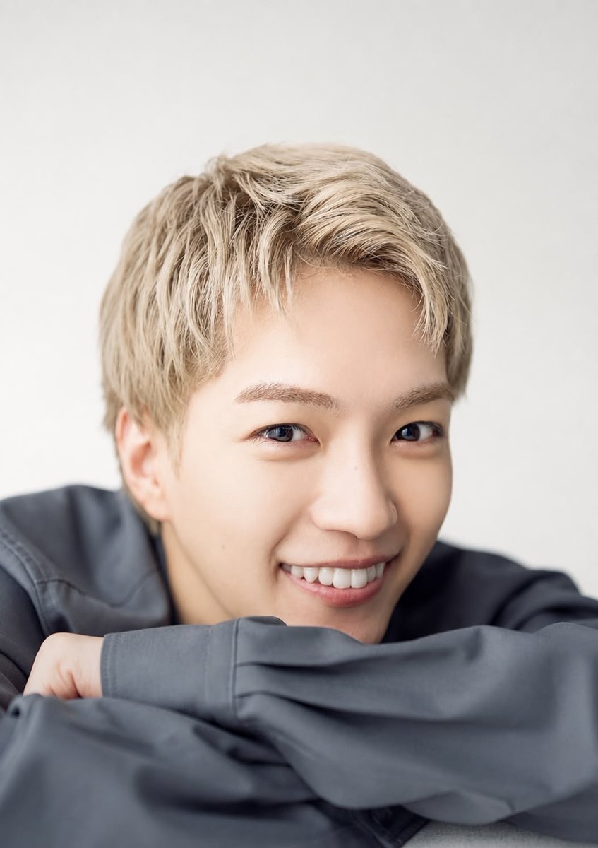 fan_info_naniwa's tweet photo. なにわ男子・西畑大吾❤️ 

「スカパー！TVガイドプレミアム 10月号」
9月24日発売📖

表紙を飾る西畑大吾さんに注目✨

▼予約受付中
https://t.co/zeAzBN0CQu

#PR #なにわ男子 #西畑大吾 https://t.co/L3cJ4XZRcK