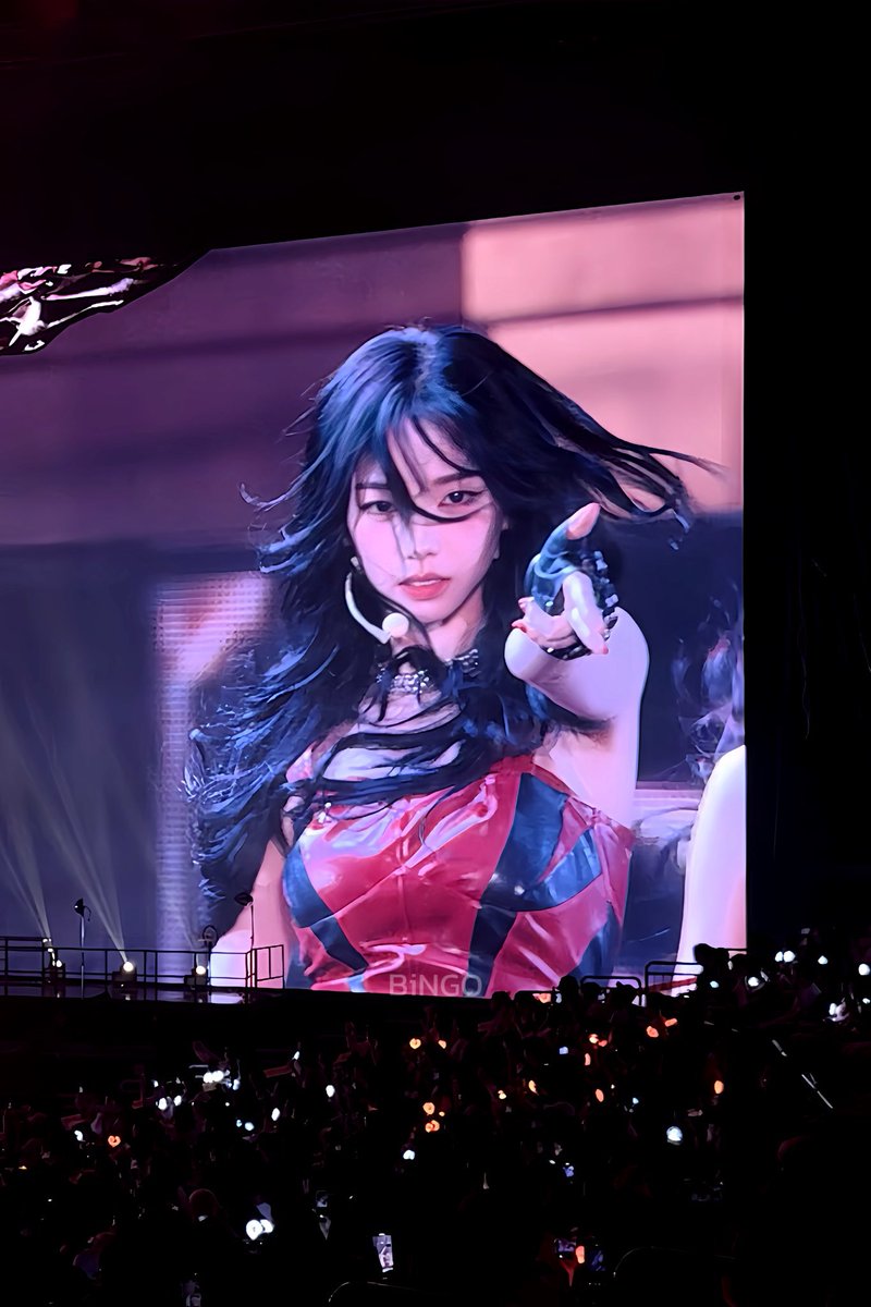 schpxz's tweet photo. คุณคาริน่ากับ big screen น่ะหรอ เขาเป๊ะอยู่แล้วคะ จะเบลอจะชัด สวยสับไม่หลับไม่พึ่ง AI ไม่ต้องใช้น้ำสะอาด ไม่ต้องแอบสร้าง data center คะ ชี original human CG อยู่แล้ว https://t.co/6OnoloEBdO