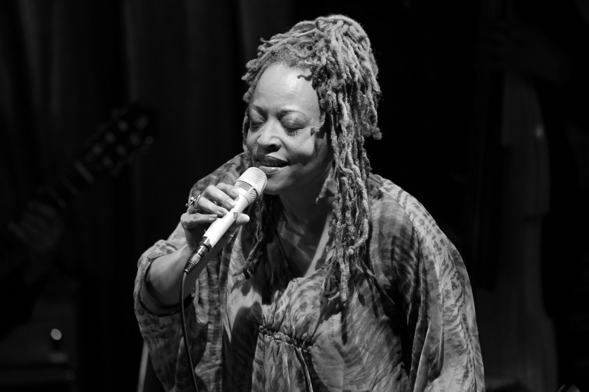 BlueNoteTokyo's tweet photo. May her soul rest in peace : Ms. Cassandra Wilson（1955 - 2026）
Blue Note Tokyo

カサンドラ・ウィルソン氏の訃報に接し 心よりお悔やみを申し上げます
ブルーノート東京 https://t.co/NbAe3GkmH6