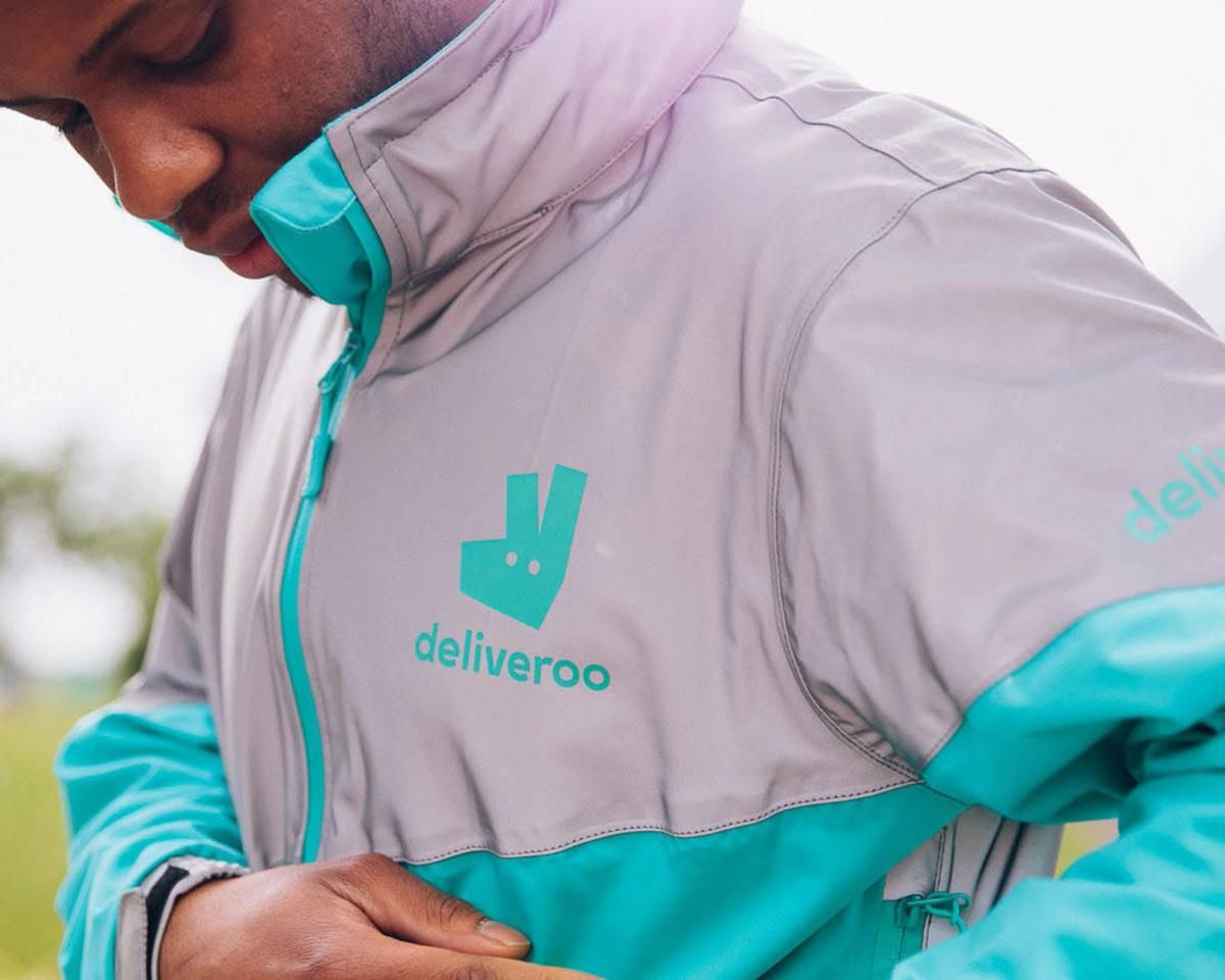 UnpackSo's tweet photo. Deliveroo Brand Identity by Further

Rebranding Deliveroo for global streets and screens. Unpack how Further helped Deliveroo stand out on the road and scale its identity worldwide.

https://t.co/TH0uoeoCIh #Deliveroo #design https://t.co/k5ZUvxfZuP