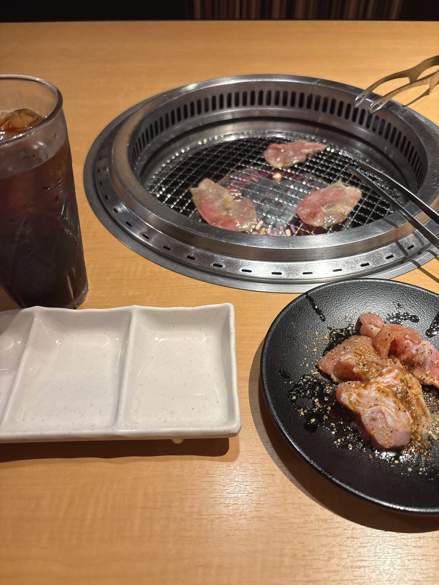 RuMaRiNass's tweet photo. 一人焼肉です🥩🔥 https://t.co/c78S6rhXEq